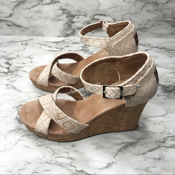 TOMS Strappy Wedge Natural Woven Diamond Sandals 8 - Picture 2 of 10